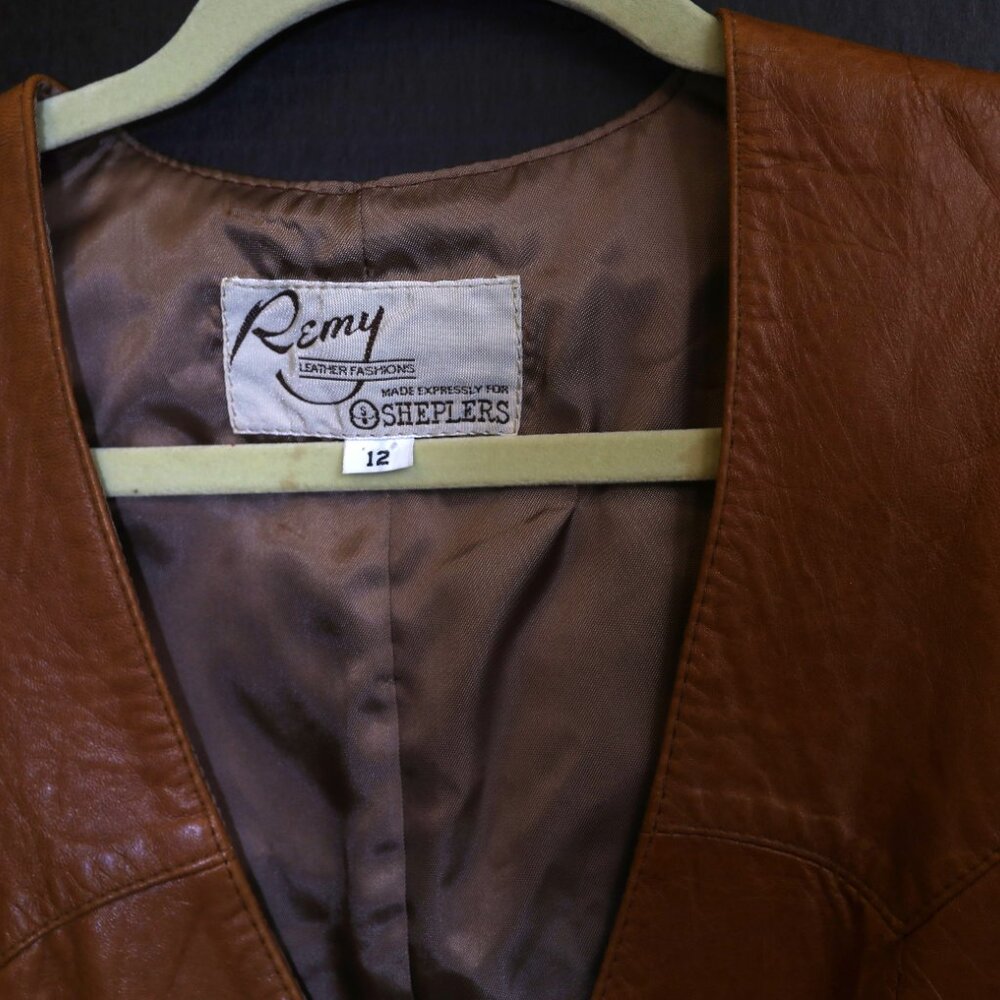 VINTAGE LEATHER VEST - Picture 2 of 9